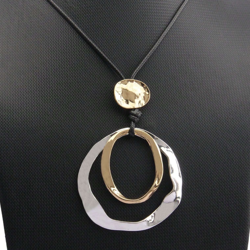 New Two Large Ring Shaped Necklace